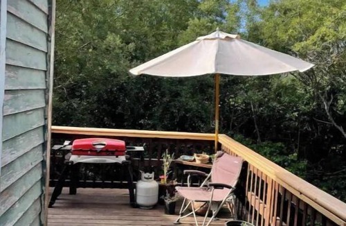 Rohnerville House | Creekside Cabin! Work Crews Welcome!