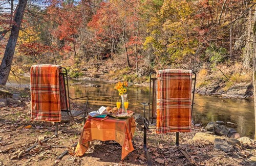 Mars Hill House | Creekside Retreat w/Deck, 18 Miles to Wolf Ridge
