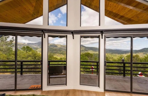 Yosemite Forks Ski Chalet | 🌙 Crescent Chalet - Hot Tub, Views, Sauna!