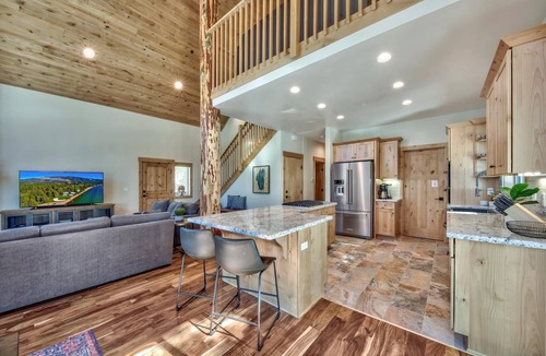 Country Club Estates House | Crystal Crest: Mountain Views, Games, BBQ, 3BR
