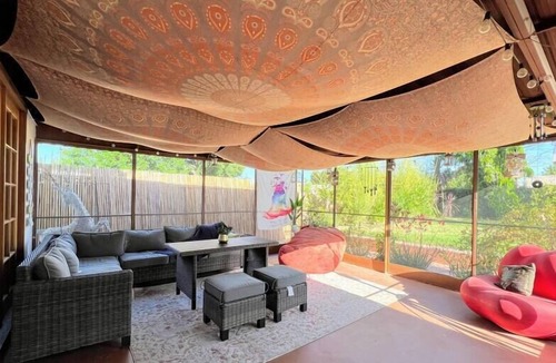 Canoga Park House | Cubier: Luxury 3BR Estate in West Hills (BA-BA)