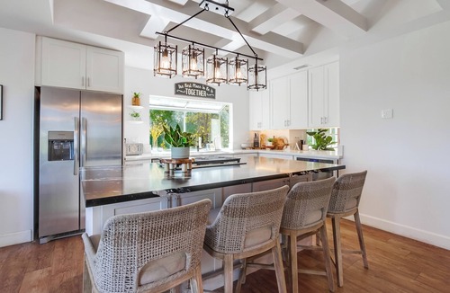 Fallbrook House | Custom 3,600sf Fallbrook Retreat: Wedding Guests Family Couples-Wine Golf Coast