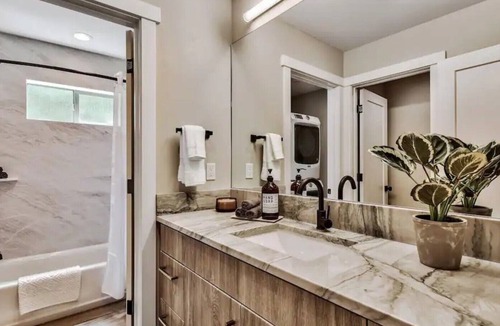 Y Area House | #D Stunning Newly Built Home Sleeps 10