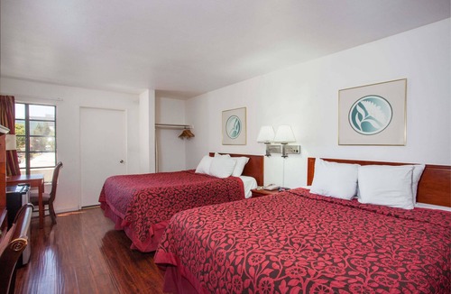 Orange Hotel | Days Inn by Wyndham Orange Anaheim
