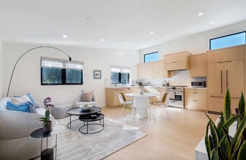 The Willows Apartment | Dazzling Modern Home Close to Downtown Palo Alto and Stanford