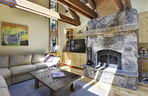 Alpine Meadows House | Deer Park Alpine Getaway