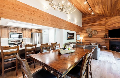 Deer Valley House | Deer Valley Snow Park: Spacious 4BR townhome with mountain views in Park City.