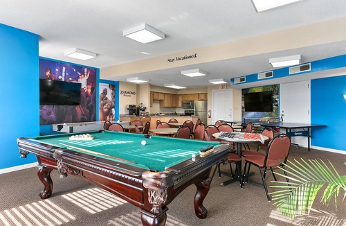 Pigeon Forge Resort | Deluxe Condo w/Resort Indoor & Outdoor Pools, 3 Hot Tubs, WiFi & More!
