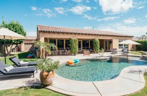 Rancho Santana House | Desert Grove by AvantStay Oasis Retreat w Pool BBQ Grill