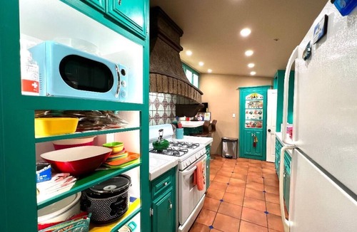 Hermosa Village House | DISCOUNTED RATES! PRIVATE ESTATE SHORT WALK TO DISNEY POOL/SPA 4 MIN TO CON CRT