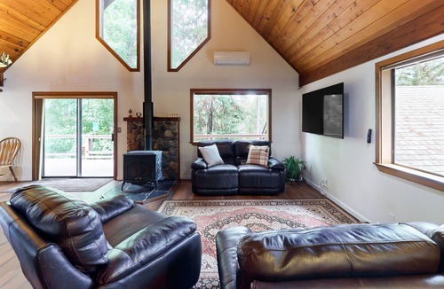 Applegate House | Dog-friendly cabin on a working goat farm with private deck, firepit & fireplace