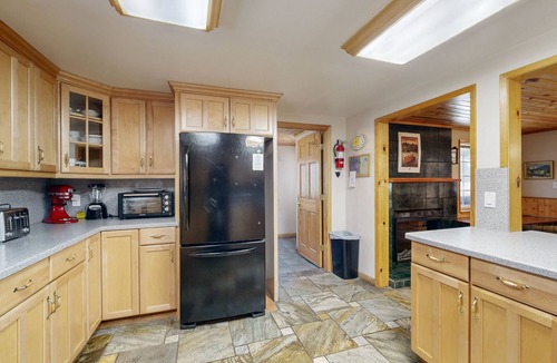Black Bart House | Dog-friendly home with large fenced yard - minutes to Heavenly & lake