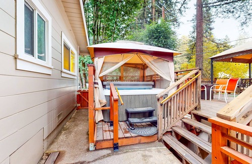 Rio Nido House | Dog-friendly home in the redwoods with hot tub & amazing deck - steps to river