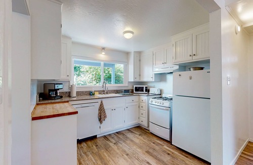 Seabright House | Dog-friendly home with ocean view & parking, steps to Seabright Beach