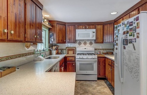 Belmont House | Dog-friendly house with picturesque mountain view & near skiing - close to Okemo