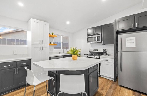 Loma Alta House | Dog-Friendly Oasis: Hot Tub, AC & Game Room