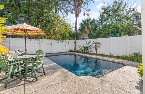 East Beach House | Don't Worry, Beach Happy - 4327 Twelth Street