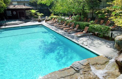Southwood Hotel | DoubleTree by Hilton Torrance - South Bay