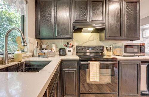 Fair Oaks House | Downtown Fair Oaks Home ~ 15 Mi to Sacramento!