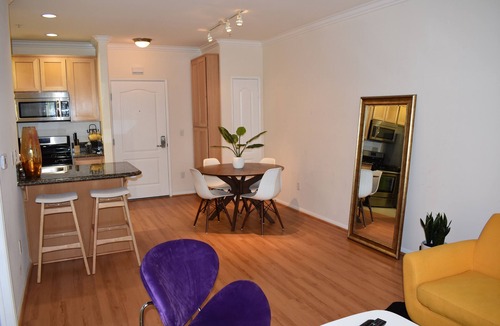 Chinatown Apartment | Downtown LA Dodger Stadium double queen suite