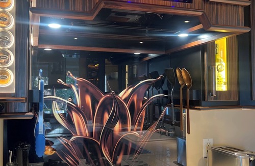 Napa House | Downtown Luxury Retreat: Private Cinema, Custom Bar, Cave Tasting, pet stay free