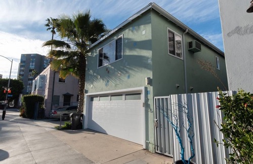 East Village House | Downtown Penthouse walk to the beach