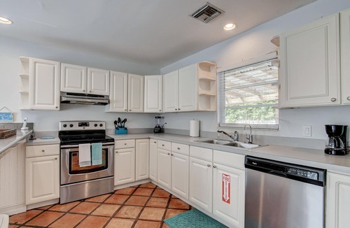 Tarpon River House | Downtown's Hidden Gem- 0.5 miles from Las Olas
