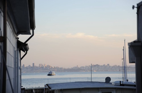 Belvedere Tiburon Apartment | Downtown Tiburon over water