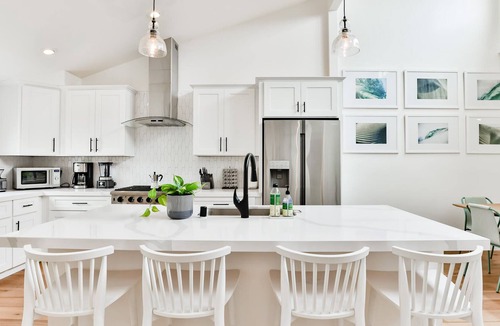 Encinitas House | Dream Home - Steps to Beach, Pools, Shops & Dining