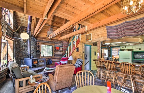 Ponderosa House | Dreamtime Cabin with Deck in Sequoia Natl Forest!