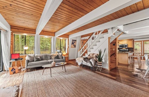Tahoe Pines Cabin | Drifthaus | Firepit, Fireplace & BBQ!