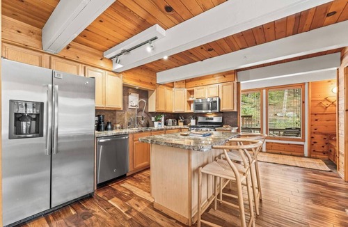 Tahoe Pines Cabin | Drifthaus | Firepit, Fireplace & BBQ!