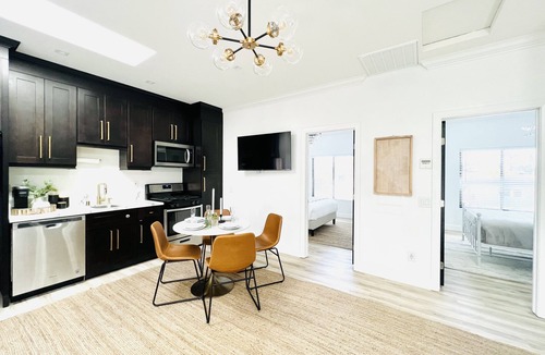 North Park Condo | E-Stylish Retreat, Close to All Attractions