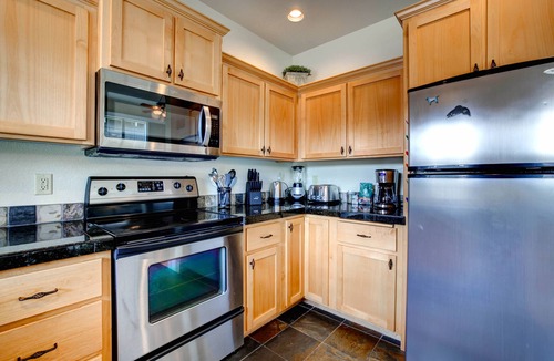 Redmond House | Eagle Crest Retreat, HOT TUB, Dogs OK, EV Charger