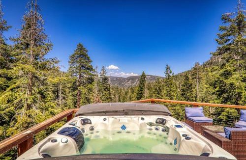 Alpine Meadows House | Eagles Nest by Tahoe Getaways - Pet Friendly with Hot Tub, Pool Table & Shuttle to Slopes