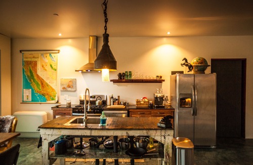 Lone Pine House | East Wind, unique house with majestic views