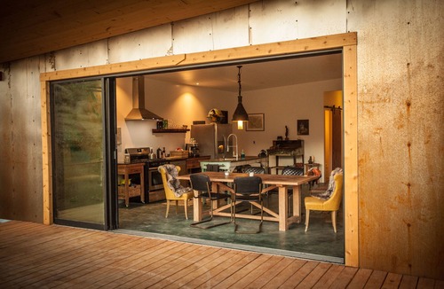 Lone Pine House | East Wind, unique house with majestic views