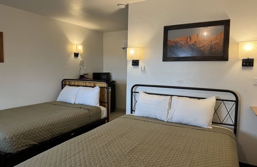 Independence Hotel | Eastern Sierra Motor lodge