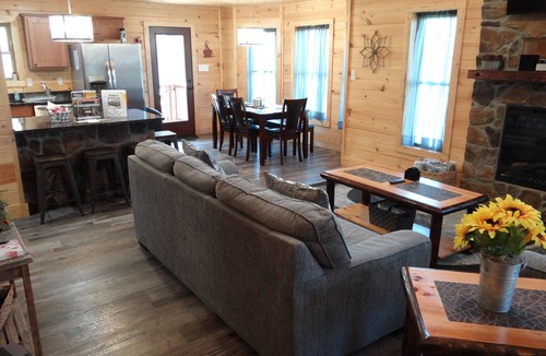 Wears Valley Cabin | Easy Access w/Theater-Game Rm, Fire Pit, HotTub, Large Yard & Pool Access