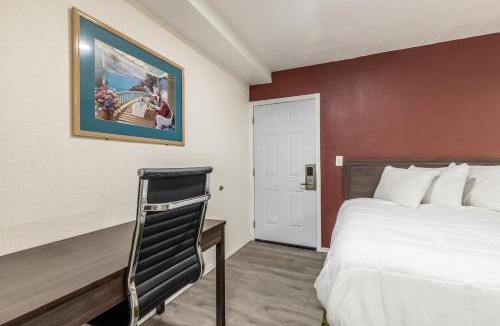 Needles Cabin | Econo Lodge Needles