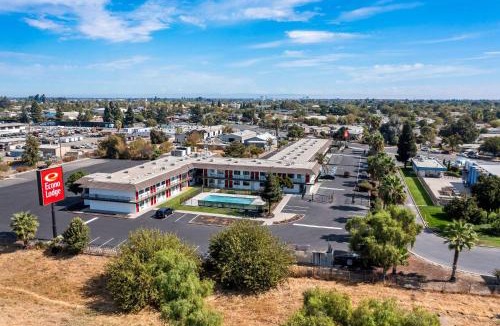 Stockton Cabin | Econo Lodge Stockton near I-5 Fairgrounds