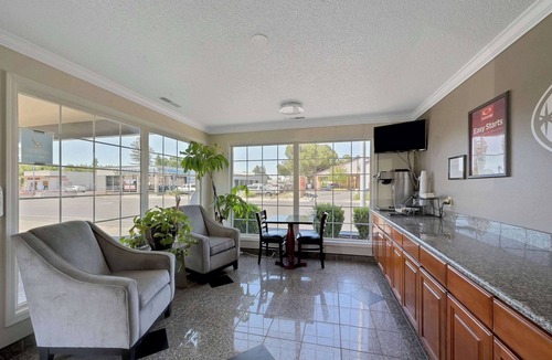 Woodland Hotel | Econo Lodge Woodland near I-5