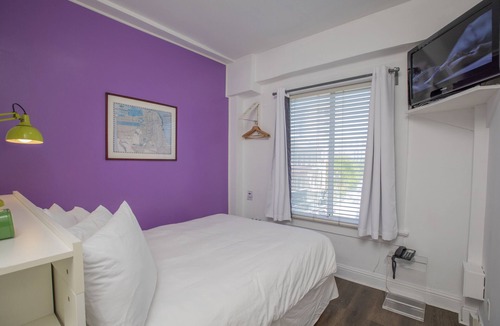 Civic Center Hotel | Economy Double Room with Ensuite Bathroom