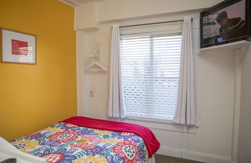 Civic Center Hotel | Economy Double Room with Ensuite Bathroom