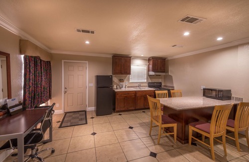 Reedley Hotel | Edgewater Inn Reedley