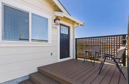 McKinleyville House | Efficiency Flat