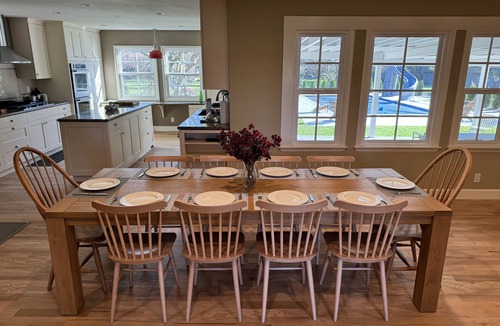 Kenwood House | [Egg Farm Ranch] Heated Pool - Water Slide - Hot Tub - Dog Friendly