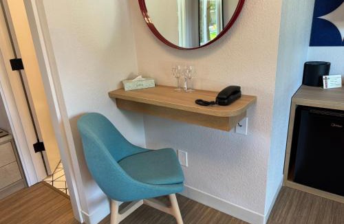 St. Helena Hotel | El Bonita Motel
