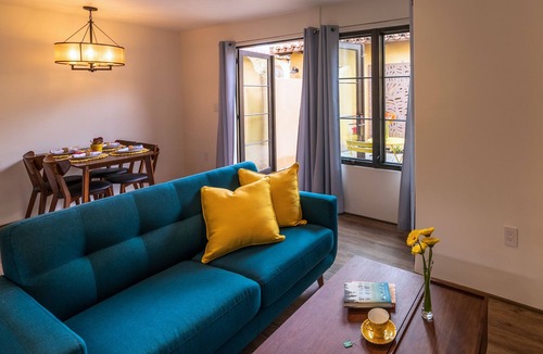 Loma Portal House | El Jardin - Lower floor