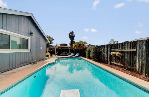 Sacramento House | El-Shaddai sweet home comfort